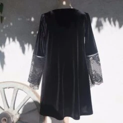 Robe Trapèze évasée En Velours Et Dentelle Noirs Manches Longues -Éclat Boutique 1440682 robe trapeze evasee en velours et dentelle noirs manches 3