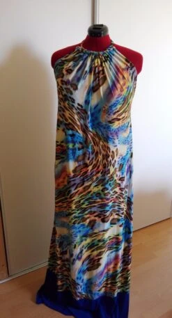 Robe De Soirée Dos Nu, Ras Cou