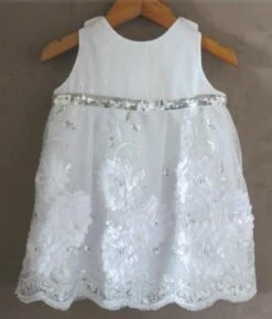 Robe Chasuble Trapèze Dentelle Blanche Et Argent - 12 Mois -Éclat Boutique 1536956 robe chasuble trapeze dentelle blanche et argent 12 mois 5