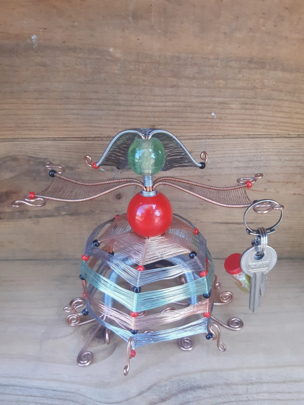 Steffil "robe Arc-en-ciel" Personnage Fait Main. 2 Steffil "robe Arc-en-ciel" Personnage Fait Main. – Image 2