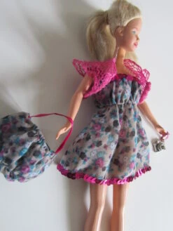 Vêtements Pour Poupée Barbie - "petite Robe Légère Fleurie "printemps""