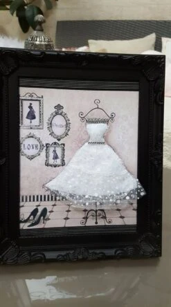 Collection Cadre Baroque La Petite Robe Blanche Shabby Sur Carton Plume