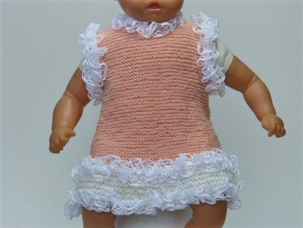 Robe Rose & Blanche à Volant Pour Bébé Tricotée Main 100% Coton 2 Robe Rose & Blanche à Volant Pour Bébé Tricotée Main 100% Coton – Image 2