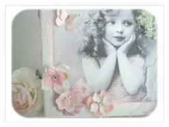 Tableau De Style Rétro : " Fillette à La Robe Rose " -Éclat Boutique 1842445 tableau de style retro fillette a la robe rose 4