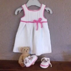 Robe Blanche Et Ces Chaussos Assortis -Éclat Boutique 1854676 robe blanche et ces chaussos assortis 3