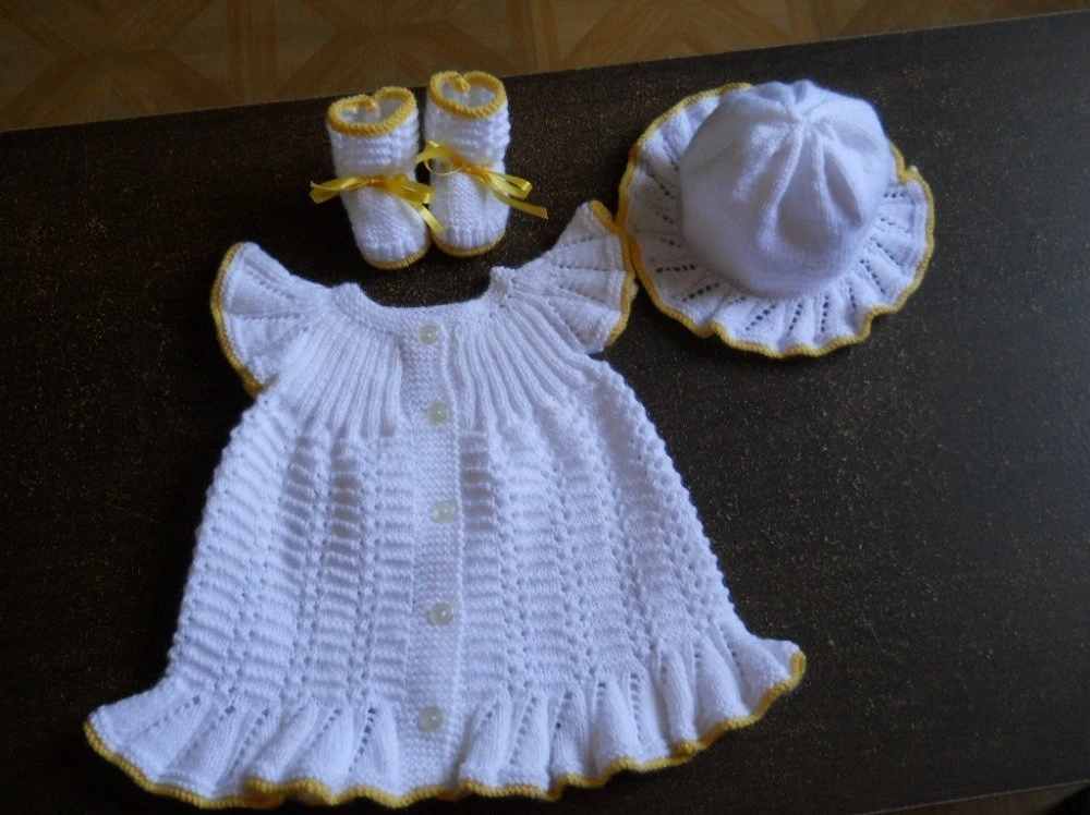Ensemble Robe,chapeau Et Chaussons Bébé 2 Ensemble Robe,chapeau Et Chaussons Bébé – Image 2