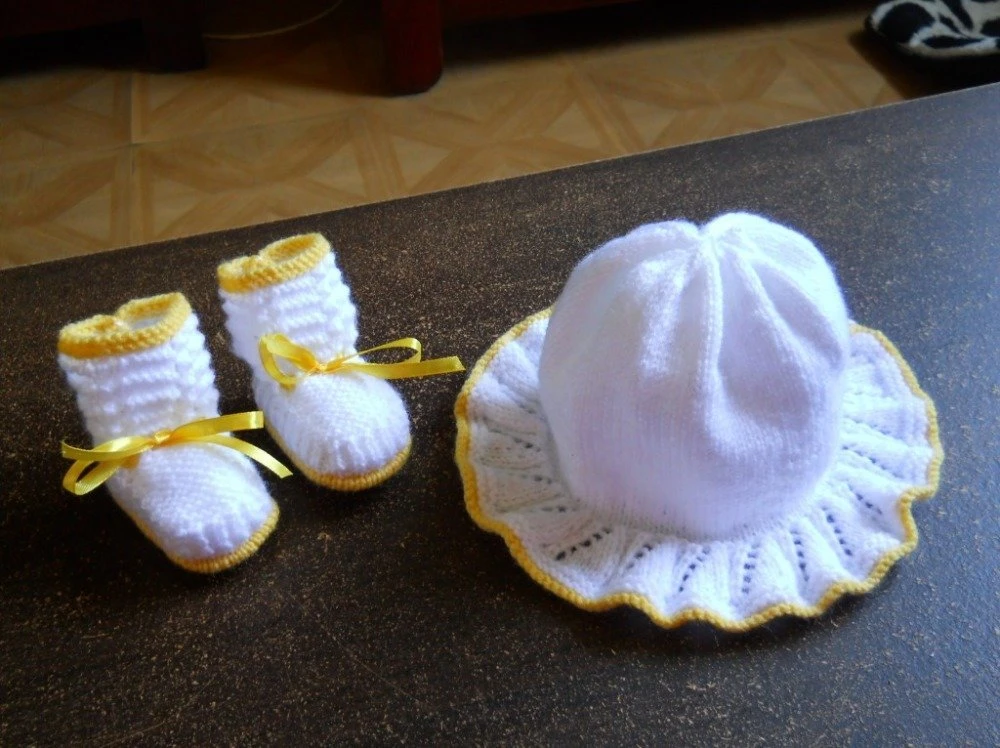 Ensemble Robe,chapeau Et Chaussons Bébé 3 Ensemble Robe,chapeau Et Chaussons Bébé – Image 3