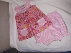 Ensemble Bébé Robe Et Bloomer Coton Oéko-tex Et Zéphir 3/6 Mois Rose "bonbon "fait Main Dans Boîte Cadeau