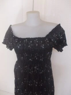 Robe Mi Longue D'été Smoké En Soie Noir A Petites Fleurs Taille 38 Longueur 124 Cm -Éclat Boutique 1985260 robe mi longue d ete smoke en soie noir a petites fleurs 3