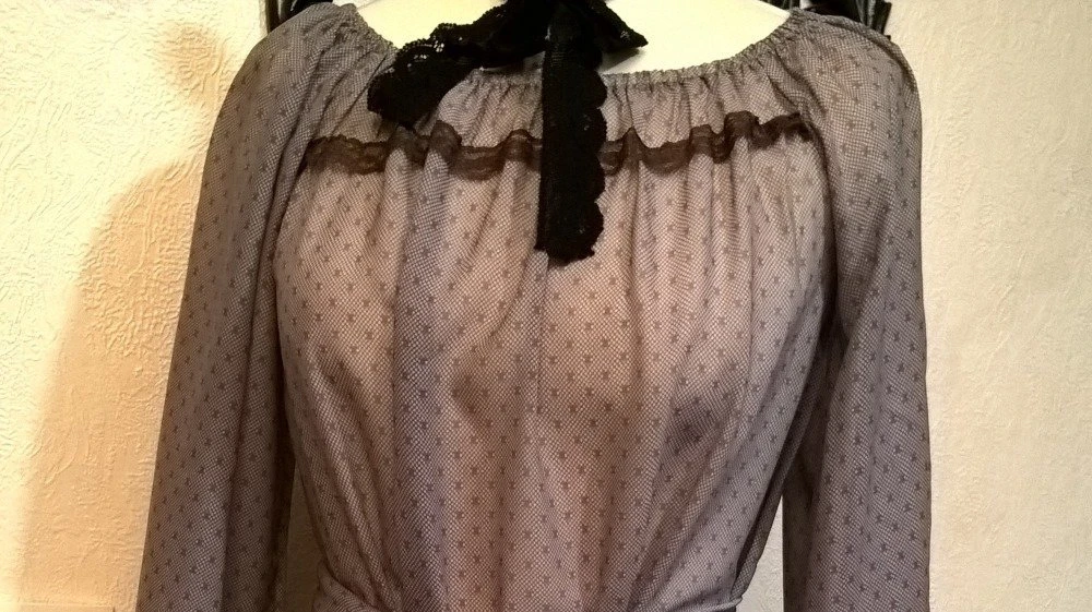 Robe Courte, Cadeau Femme, Vêtements , Accessoires Femme, Robe En Tissu Imprimé, Viscose Et Dentelle 3 Robe Courte, Cadeau Femme, Vêtements , Accessoires Femme, Robe En Tissu Imprimé, Viscose Et Dentelle – Image 3