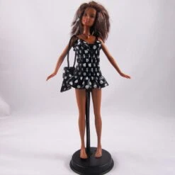 Vêtements Pour Poupée Barbie - "tunique Ou Robe Mini En Simili Cuir" -Éclat Boutique 2226558 vetements pour poupee barbie tunique ou robe mini en si 3