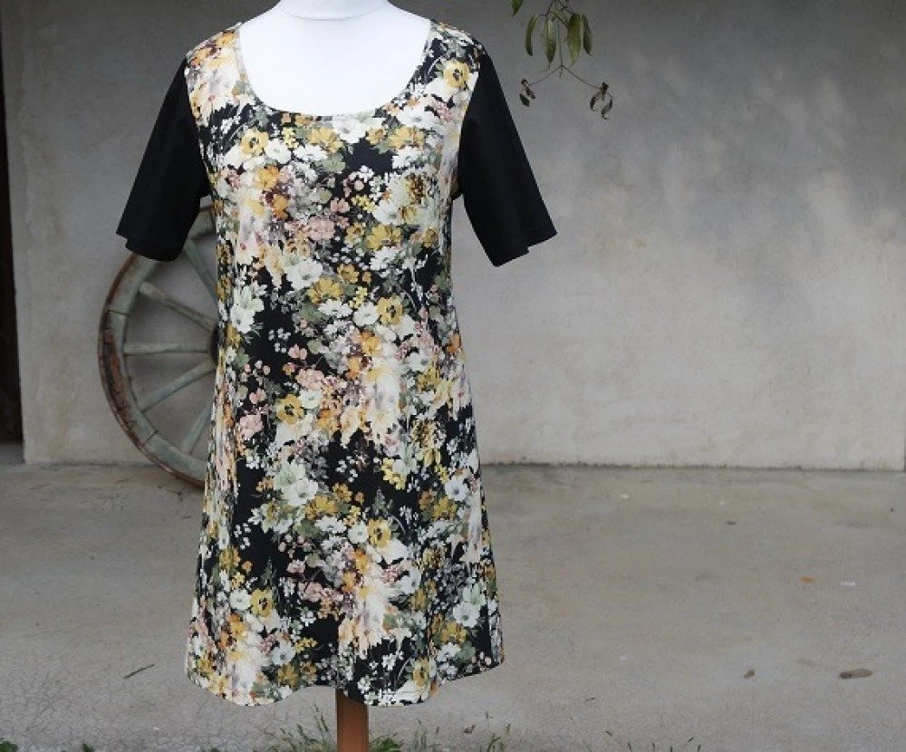 Robe Trapèze à Fleurs, Robe Manches Courtes, Robe Habillée 1 Robe Trapèze à Fleurs, Robe Manches Courtes, Robe Habillée