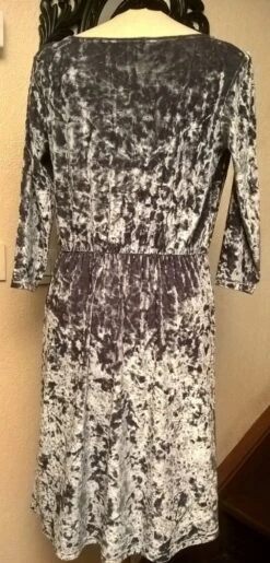 Robe Courte/en Velours Gris à Reflets/idée Cadeau Femme,robe Femme,robe Fille,cadeau Femme -Éclat Boutique 2238802 robe courte en velours gris a reflets idee cadeau femme ro 2