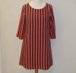 Robe Trapèze évasée En Crêpe De Polyester à Manches 3/4 Et Encolure Ronde, Robe Habillée