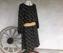 Robe En Crêpe Fluide Taille élastique, Robe Noire Motifs Soleils Jaune Et Gris, Robe Hiver -Éclat Boutique 2334080 robe en crepe fluide taille elastique robe noire motifs s 6