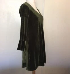 Robe Trapèze En Jersey Velours, Encolure En V, Manches Longues, Couleur Au Choix Kaki, Bordeaux, Noir -Éclat Boutique 2365132 robe trapeze en jersey velours encolure en v manches long 5