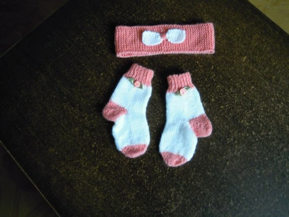 Ensemble Robe,chaussettes Et Bandeau Tricoté Main Taille 3 Mois 3 Ensemble Robe,chaussettes Et Bandeau Tricoté Main Taille 3 Mois – Image 3