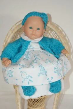 Vêtement Pour Poupée 30 Cm Robe Imprimée Personnage Bleu Turquoise Sur Fond Blanc