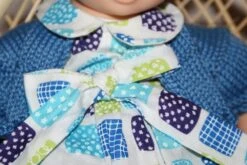 Vêtement Pour Poupée 30 Cm Robe Fond Blanc Imprimée De Petits Carrés Tons Bleus -Éclat Boutique 2812286 vetement pour poupee 30 cm robe fond blanc imprimee de p 6