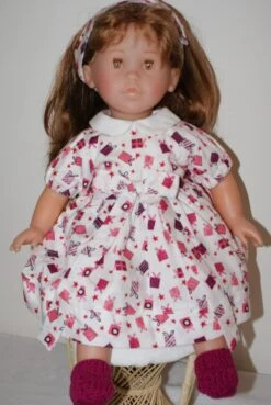 Vêtement Pour Poupée 42 Cm Robe Fond Blanc Imprimée De Petits Cadeaux Tons Bordeaux -Éclat Boutique 2812298 vetement pour poupee 42 cm robe fond blanc imprimee de pe 5