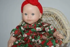 Vêtement Pour Poupée Thème Noël Robe Tons Rouges Et Verts Imprimée Fleurs Et Houx 9 Vêtement Pour Poupée Thème Noël Robe Tons Rouges Et Verts Imprimée Fleurs Et Houx -Éclat Boutique 2812340 vetement pour poupee theme noel robe tons rouges et vert 5