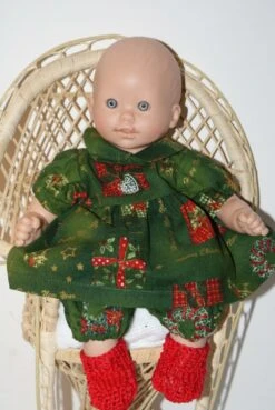 Vêtement Pour Poupée 30 Cm Thème Noël Robe Verte Et Rouge Imprimé Petits Paquets Cadeaux -Éclat Boutique 2812355 vetement pour poupee 30 cm theme noel robe verte et ro 3