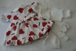 Vêtement Pour Poupée 30 Cm Robe Blanche Imprimée De Petits Cœurs Rouges Avec Volants -Éclat Boutique 2812356 vetement pour poupee 30 cm robe blanche imprimee de petit 5