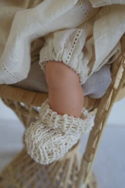 Vêtement Pour Poupée De 30 Cm Robe En Coton Blanc Cassé Brodé Avec Broderie Anglaise -Éclat Boutique 2855390 vetement pour poupee de 30 cm robe fond blanc avec pois ro 4