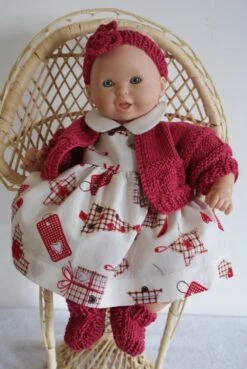 Vêtement Pour Poupon 30 Cm Robe Fond Beige Imprimé Bordeaux Theme Noel