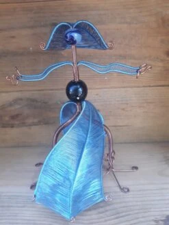 Steffil "robe En Mouvement" Personnage Fait Main. -Éclat Boutique 2887150 steffil en mouvement personnage en cuivre fait main 1