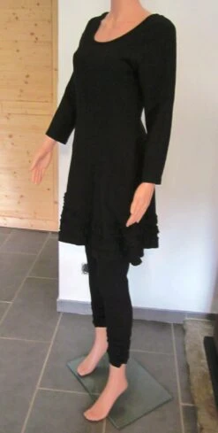 Robe Femme En Laine Noire Avec Froufrous Taille 36 6 Robe Femme En Laine Noire Avec Froufrous Taille 36 -Éclat Boutique 2940931 robe femme en laine noire avec froufrous taille 36 3