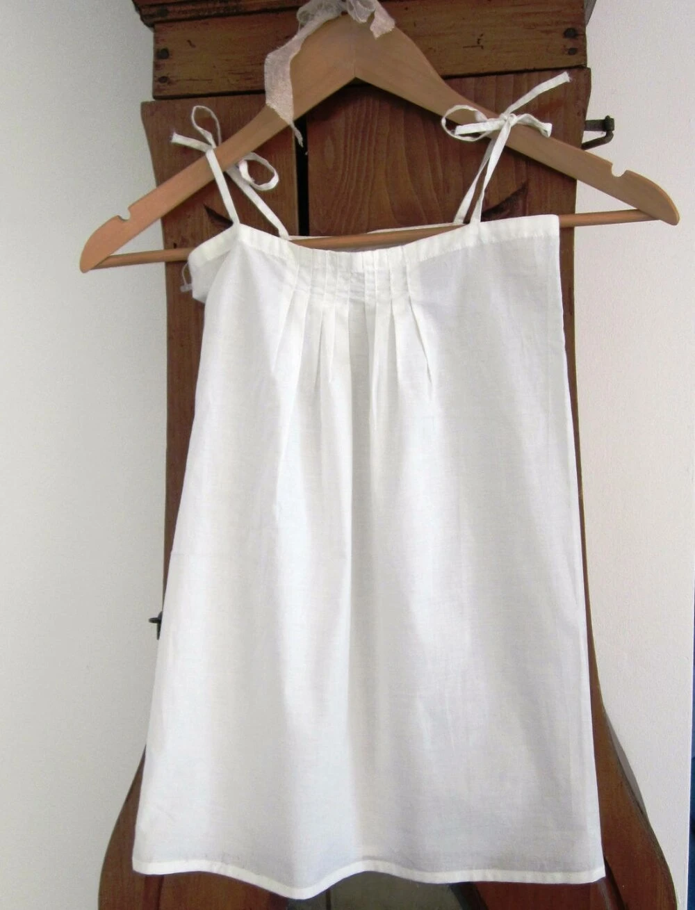 Robe Bretelles Pour Fille Lin Blanc Taille 4 Ans. 98-103cm 1 Robe Bretelles Pour Fille Lin Blanc Taille 4 Ans. 98-103cm