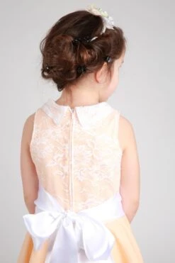 Robe Cortège Petite Fille Forme Patineuse Coton Et Dentelle, Ceinture Grand Nœud, Personnalisable. 6 Robe Cortège Petite Fille Forme Patineuse Coton Et Dentelle, Ceinture Grand Nœud, Personnalisable. -Éclat Boutique 2961523 robe cortege petite fille forme patineuse coton et dentelle 2