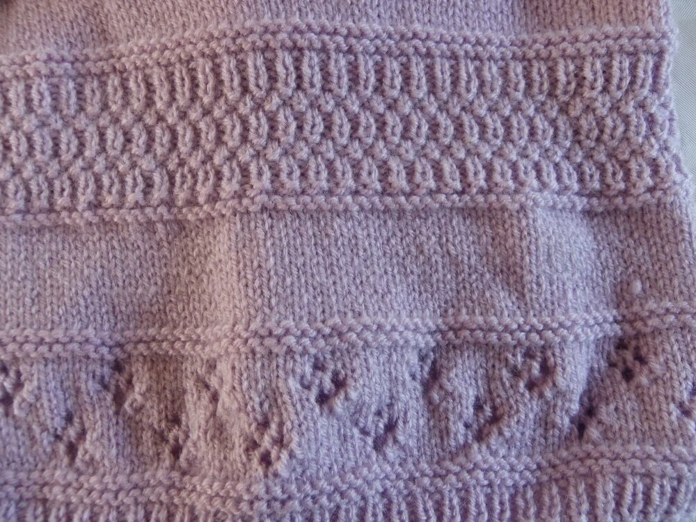 Robe-tunique Violette Et Son Caleçon Blanc Moucheté Rose Et Mauve En Taille Naissance Pour Bébé Fille 2 Robe-tunique Violette Et Son Caleçon Blanc Moucheté Rose Et Mauve En Taille Naissance Pour Bébé Fille – Image 2