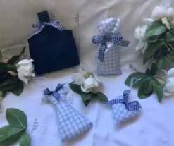 Joli Lot à Carreaux**1 Mini Sac Cabas , 1 Robe,1 Sachet + Petit Coeur De Lavande **