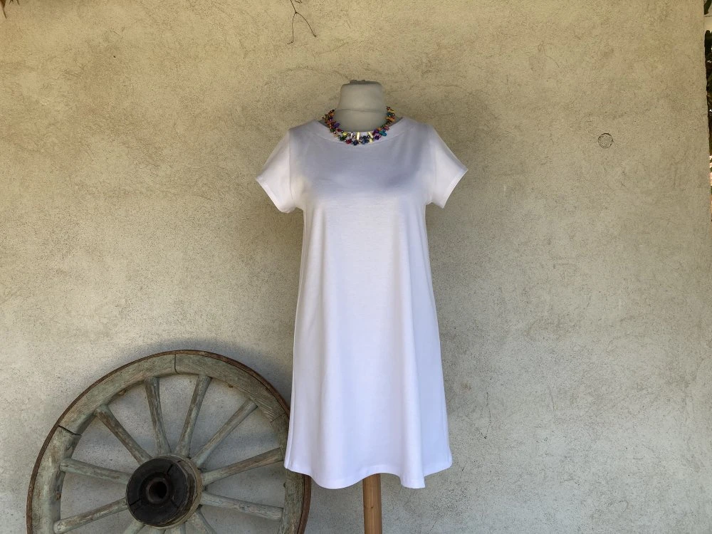 Robe Trapèze Blanche à Manches Courtes En Viscose Mélangé, Robe Blanche, Robe D'été 4 Robe Trapèze Blanche à Manches Courtes En Viscose Mélangé, Robe Blanche, Robe D'été – Image 4