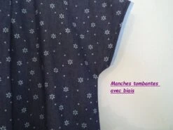 Robe Fillette, Coton "effet Jean Léger à Fleurs", Plis Devant Et Dos, Taille 12 Ans, Fait-main . 5 Robe Fillette, Coton "effet Jean Léger à Fleurs", Plis Devant Et Dos, Taille 12 Ans, Fait-main . -Éclat Boutique 3333578 robe fillette en coton effet jean tres leger plis enc 3