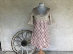 Robe Trapèze Encolure En V Manches 3/4 En Coton Satiné