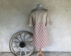 Robe Trapèze Encolure En V Manches 3/4 En Coton Satiné -Éclat Boutique 3357503 robe trapeze a fleurs sur fond rouge courte ample sans 4