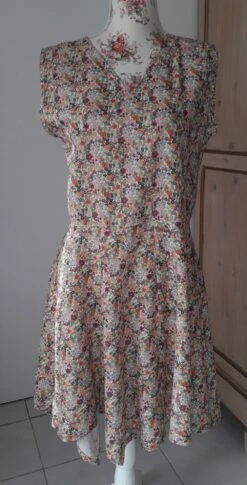 Robe Fleurie Pastel -Éclat Boutique 3893990 robe fleurie pastel 3