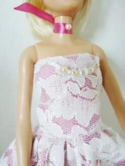 Robe De Bal Rose Et Dentelle Poupée Barbie Duchesse Eowyn -Éclat Boutique 4016809 robe de bal poupee barbie duchesse eowyn 3