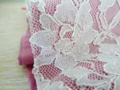 Robe De Bal Rose Et Dentelle Poupée Barbie Duchesse Eowyn -Éclat Boutique 4016809 robe de bal poupee barbie duchesse eowyn 6