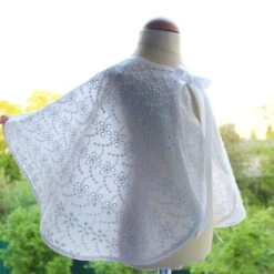 Cape De Baptême Pour Bébé Fille, Broderie Anglaise, Robe De Baptême, Tenue Cérémonie Fille, Cape Blanche -Éclat Boutique 4268279 cape bapteme blanche en broderie anglaise vetement ceremo 3