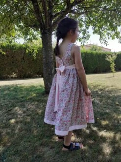 Robe Petite Fille Demoiselle D'honneur Sur Mesure, Unie Et Liberty Grand Noeud. -Éclat Boutique 4281242 robe petite fille demoiselle d honneur sur mesure unie et l 3