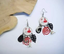 Boucles D'oreilles Breloques , Cabochons Verre, Motif Tour Eiffel, Parisienne Robe Rouge, Sur Papier Photo