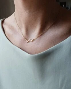 Le Temps Des Cerises-collier Avec Bijou De Dos De Mariée Amovible Pour Robe à Dos Nu- Chaîne Fine En Acier Doré Avec Zircons Et Goutte. -Éclat Boutique 4436790 le temps des cerises collier avec bijou de dos de mariee am 6