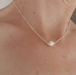 Bijou De Dos Nu, Collier Robe Dos Ouvert,chaîne Argentée, Perles Nacrées Ivoire. -Éclat Boutique 4436792 bijou de dos nu collier robe dos ouvert chaine argentee 2