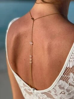 Crystal-muse-bijou De Dos De Mariée Pour Habiller Une Robe Dos Nu- Collier De Dos Nu Avec Perles De Cristal- Charme Bohème Et Chic. -Éclat Boutique 4436896 crystal muse bijou de dos de mariee pour habiller une robe 3