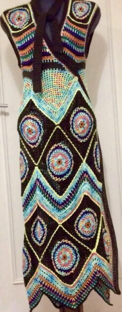 Robe Cardigan Maxi,multicolore Fantaisie ,style Boho,hippie Au Crochet,modèle Unique -Éclat Boutique 4575046 robe cardigan maxi multicolore fantaisie au crochet modele 6