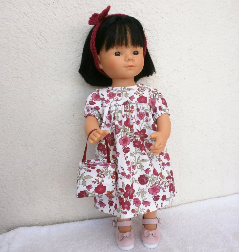 Habits, Vêtements Poupée Marieta 35 Cm : Robe Fleurie Tons Bordeaux 2 Habits, Vêtements Poupée Marieta 35 Cm : Robe Fleurie Tons Bordeaux – Image 2